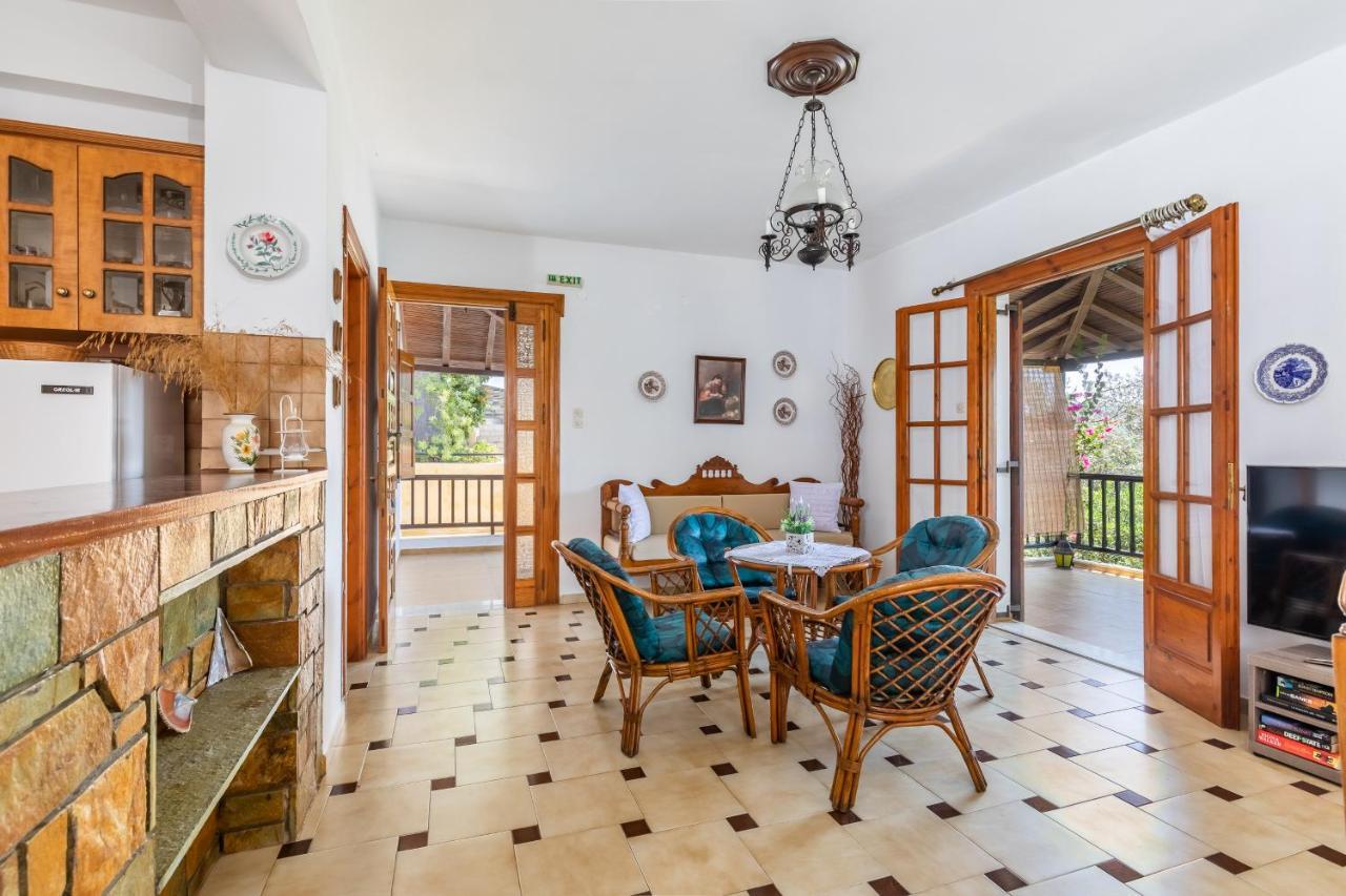 Ourania Apartment Skopelos Town Exterior photo
