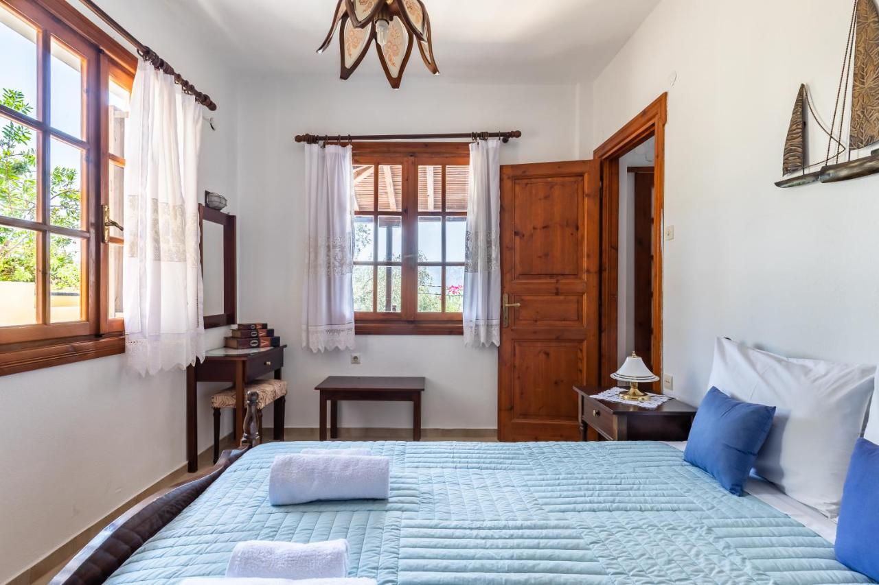 Ourania Apartment Skopelos Town Exterior photo