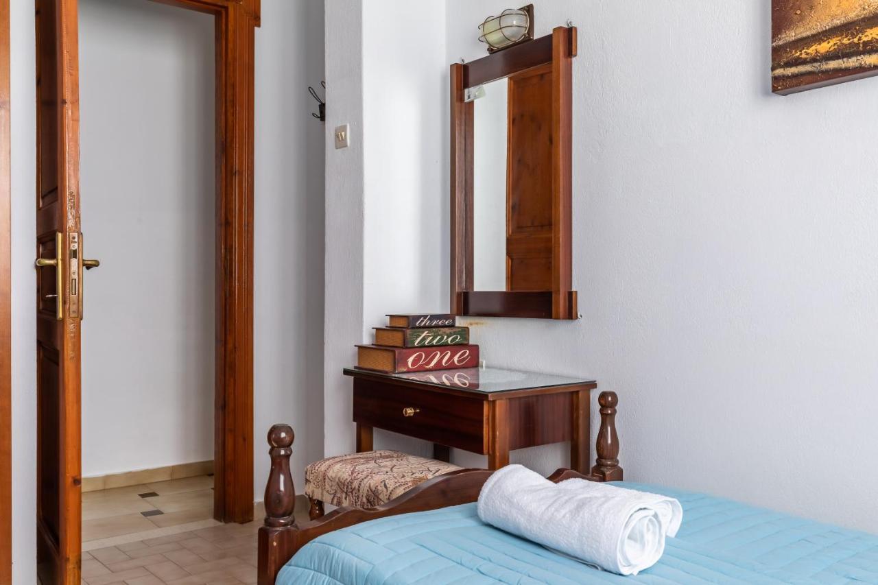 Ourania Apartment Skopelos Town Exterior photo