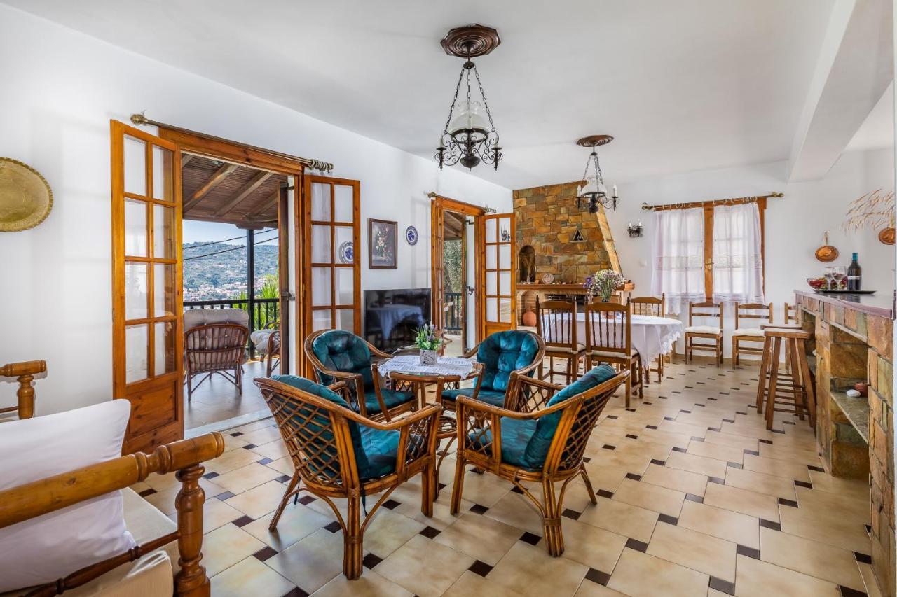 Ourania Apartment Skopelos Town Exterior photo